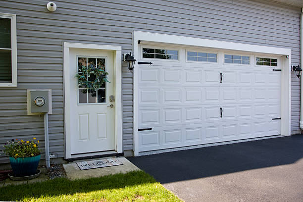 24/7 Emergency Garage Door Panel Replacement experts in Hall County County, GA